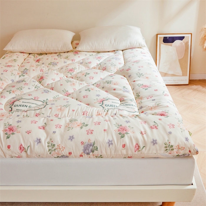 91家纺网 家纺一手货源 找家纺 富威堡家纺 2025新款植物羊绒棉花床垫 梦想花园