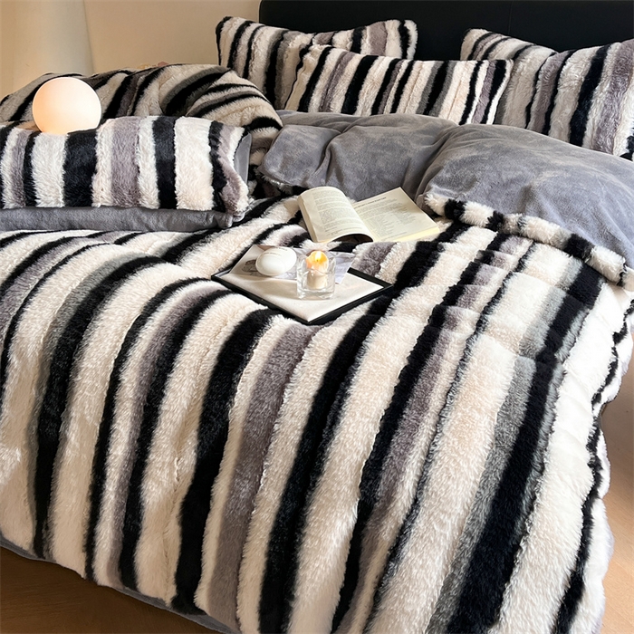 91家纺网 家纺一手货源 找家纺 罗优家纺 2024新款兔兔绒四件套-时光系列 时光-黑白条