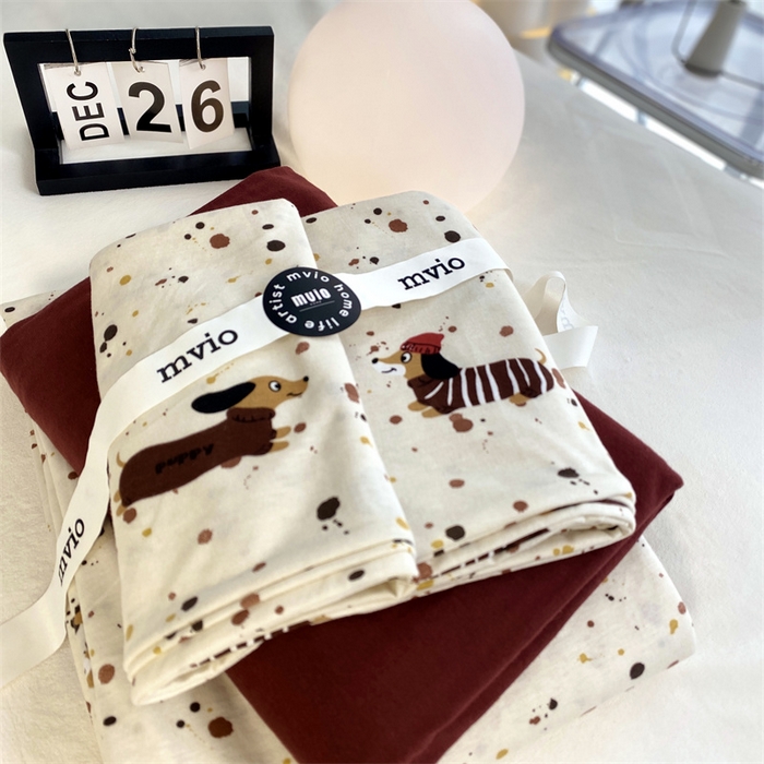 91家纺网 家纺一手货源 找家纺 荣轩家居 2023新款全棉针织棉套件 腊肠狗派对