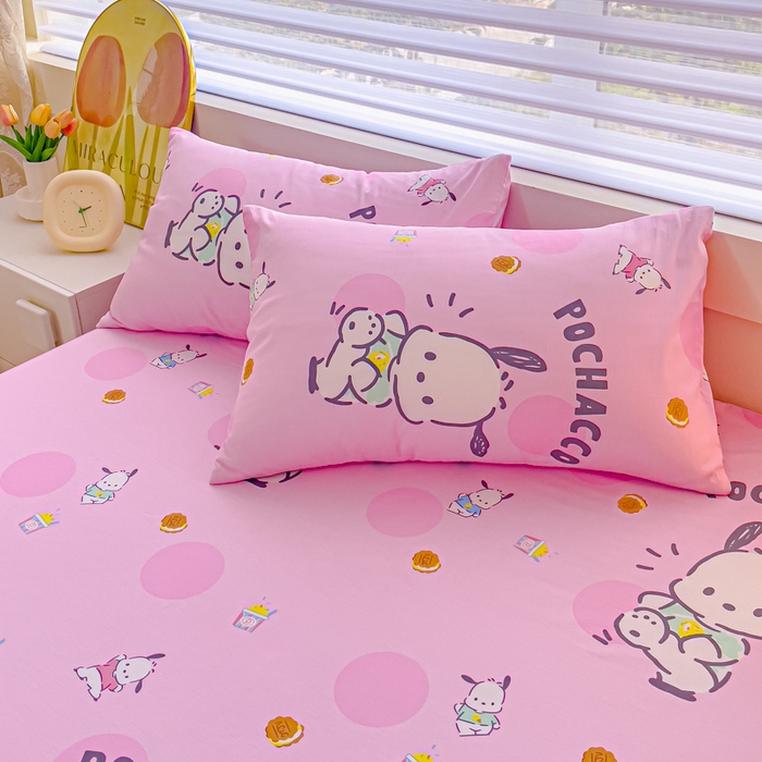 91家纺网 家纺一手货源 找家纺 金丝鸟家纺 2024新款全棉三丽鸥系列床笠 开心帕恰狗