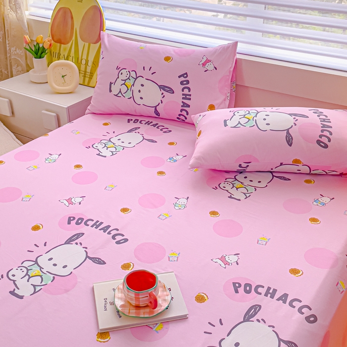 91家纺网 家纺一手货源 找家纺 金丝鸟家纺 2024新款全棉三丽鸥系列床单 开心帕恰狗