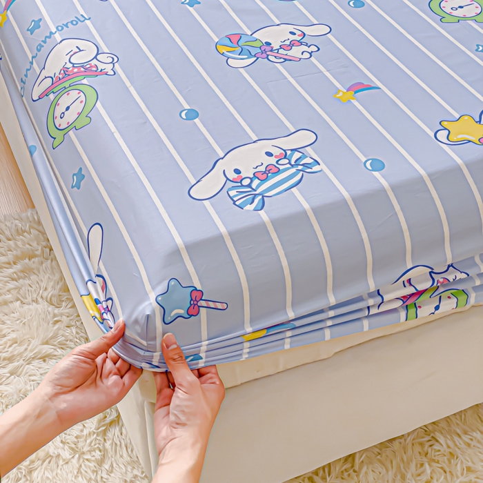 91家纺网 家纺一手货源 找家纺 金丝鸟家纺 2024新款全棉三丽鸥系列床笠 条纹玉桂狗