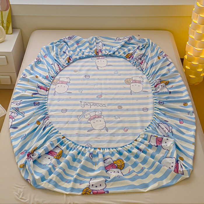 91家纺网 家纺一手货源 找家纺 金丝鸟家纺 2024新款全棉三丽鸥系列床笠 条纹滑板狗