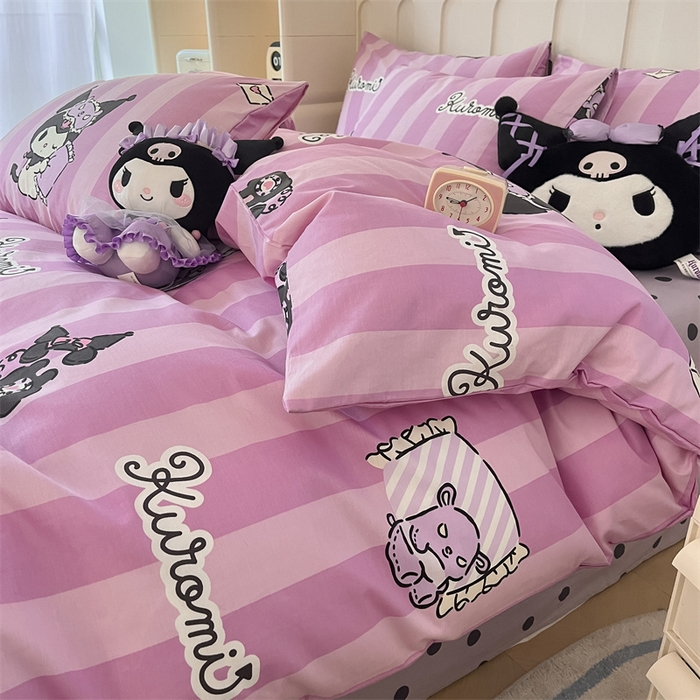 91家纺网 家纺一手货源 找家纺 呗旺鹿 2024新款三丽鸥系列全棉四件套 竖条库洛米