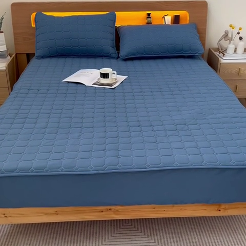 91家纺网 家纺一手货源 找家纺 宇淳国际 2024新款夹棉防水床笠 深蓝