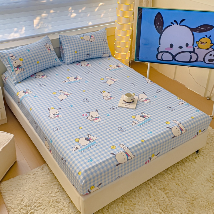 91家纺网 家纺一手货源 找家纺 金丝鸟家纺 2024新款全棉三丽鸥系列床笠 格子帕恰狗