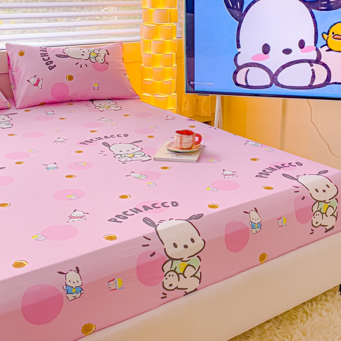 91家纺网 家纺一手货源 找家纺 金丝鸟家纺 2024新款全棉三丽鸥系列床笠 开心帕恰狗