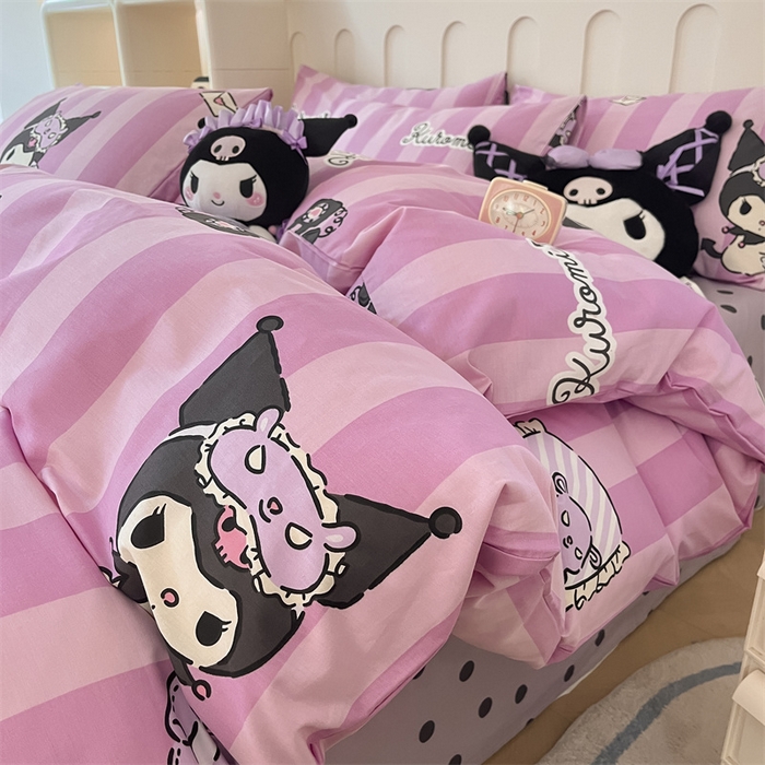 91家纺网 家纺一手货源 找家纺 呗旺鹿 2024新款三丽鸥系列全棉四件套 竖条库洛米