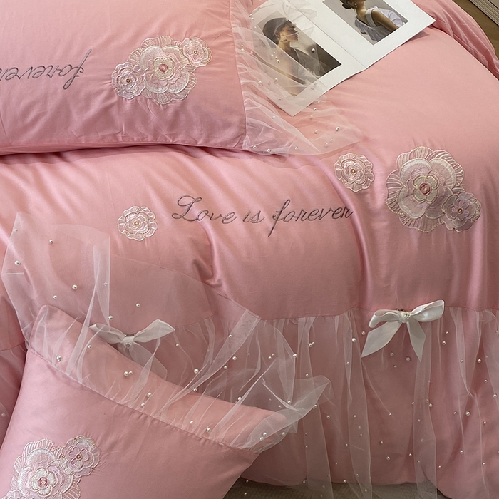 91家纺网 家纺一手货源 找家纺 绒世界 2024新款全棉蕾丝珍珠网纱四件套 丽丽贝尔系列 玫瑰粉