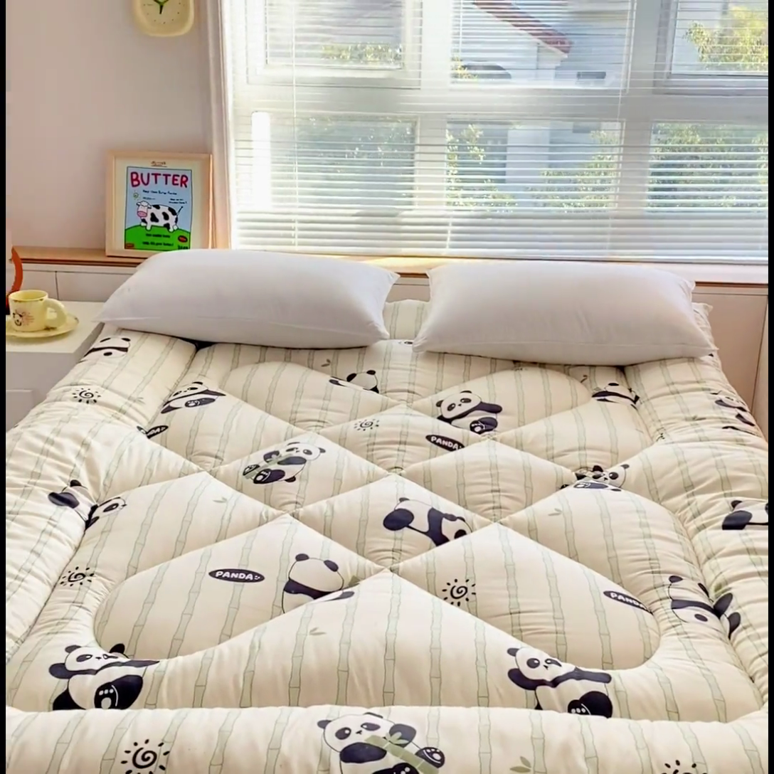 91家纺网 家纺一手货源 找家纺 缦卡琳家纺 2024新款活性生态棉大豆床垫 国宝嘟嘟