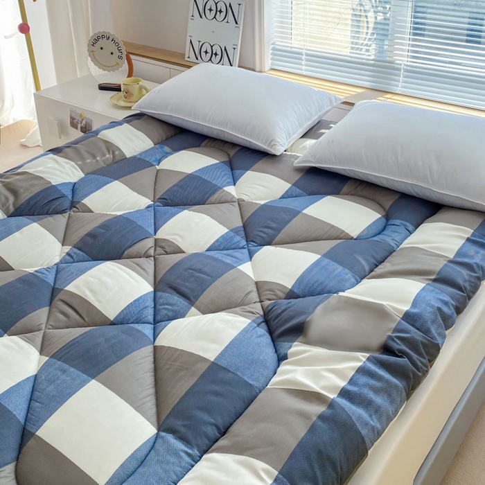 91家纺网 家纺一手货源 找家纺 缦卡琳家纺 2024新款活性生态棉大豆床垫 蓝大格