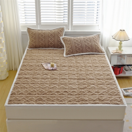 91家纺网 家纺一手货源 找家纺 凌云家纺 2025新款A类牛奶绒塔芙蓉床垫床褥 卡其