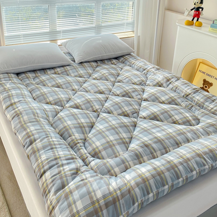 91家纺网 家纺一手货源 找家纺 缦卡琳家纺 2024新款活性生态棉大豆床垫 绿格子