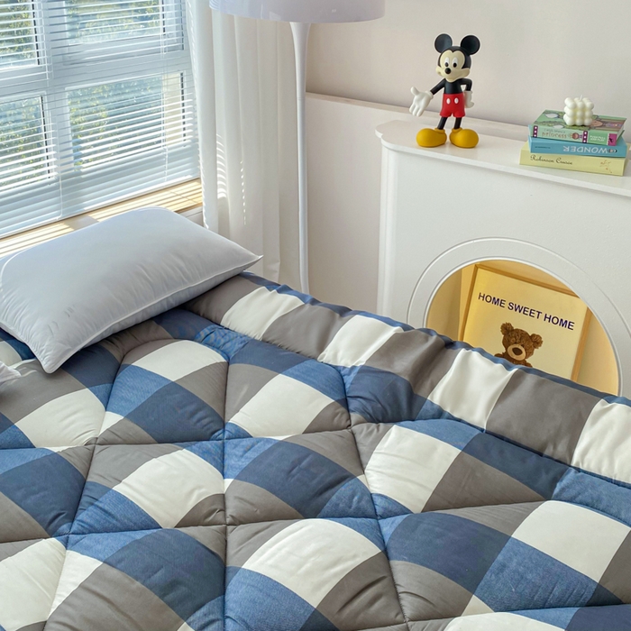 91家纺网 家纺一手货源 找家纺 缦卡琳家纺 2024新款活性生态棉大豆床垫 蓝大格