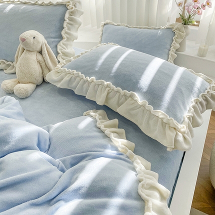 91家纺网 家纺一手货源 找家纺 （总）小主驾到 2024新款马卡龙系列牛奶绒法式花边款四件套