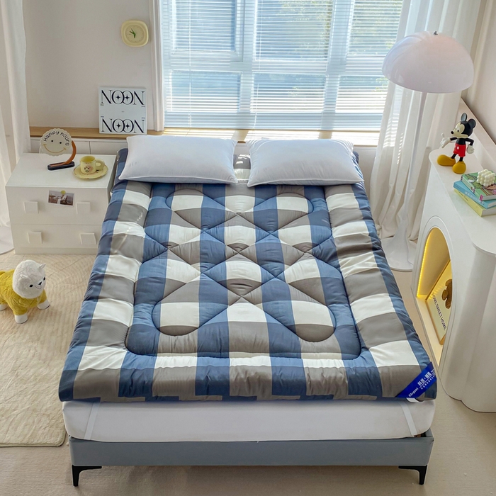 91家纺网 家纺一手货源 找家纺 缦卡琳家纺 2024新款活性生态棉大豆床垫 蓝大格