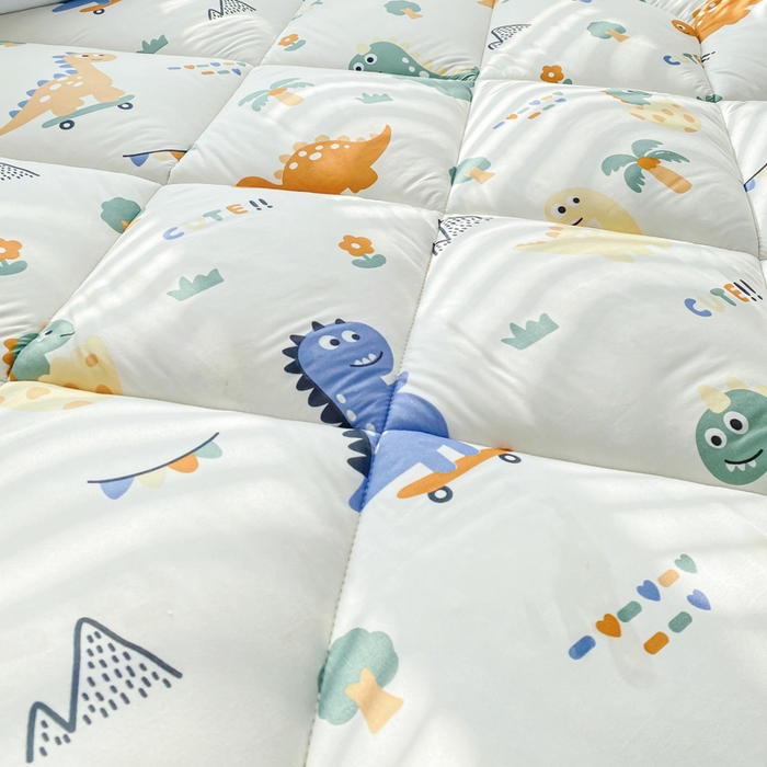 91家纺网 家纺一手货源 找家纺 缦卡琳家纺 2024新款活性生态棉大豆床垫 恐龙派对