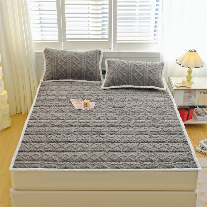 91家纺网 家纺一手货源 找家纺 凌云家纺 2025新款A类牛奶绒塔芙蓉床垫床褥 古典灰