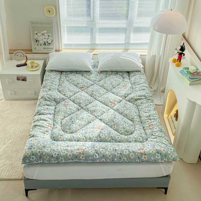 91家纺网 家纺一手货源 找家纺 缦卡琳家纺 2024新款活性生态棉大豆床垫 花丛小兔