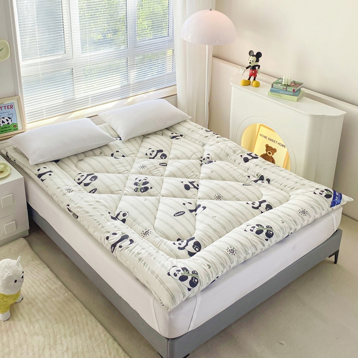 91家纺网 家纺一手货源 找家纺 缦卡琳家纺 2024新款活性生态棉大豆床垫 国宝嘟嘟