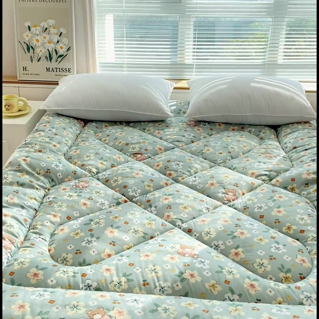 91家纺网 家纺一手货源 找家纺 缦卡琳家纺 2024新款活性生态棉大豆床垫 花丛小兔