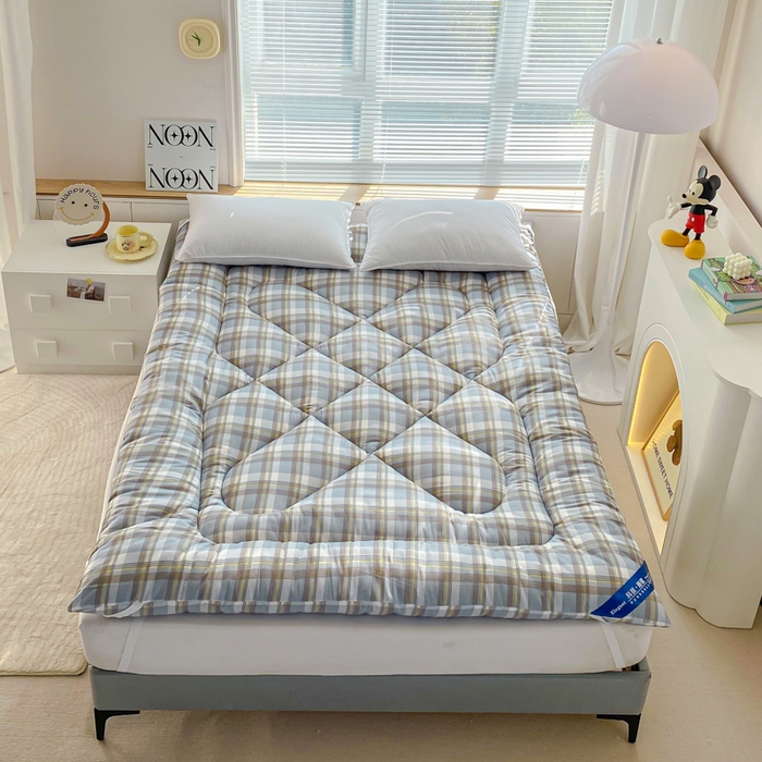 91家纺网 家纺一手货源 找家纺 缦卡琳家纺 2024新款活性生态棉大豆床垫 绿格子