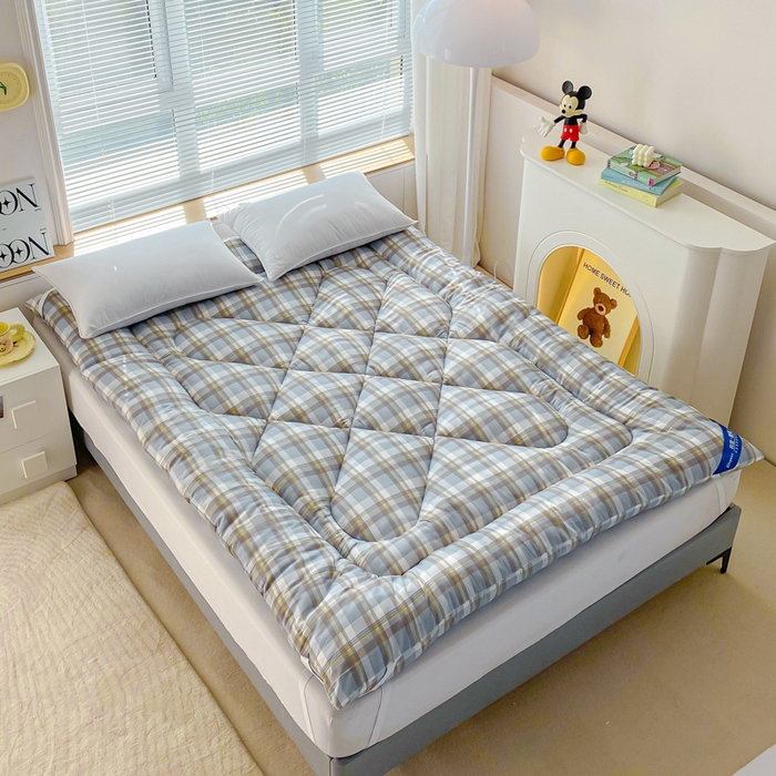 91家纺网 家纺一手货源 找家纺 缦卡琳家纺 2024新款活性生态棉大豆床垫 绿格子