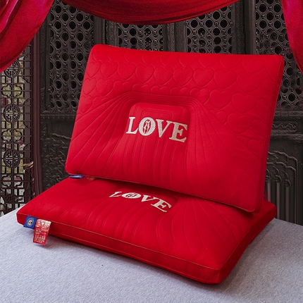 91家纺网 家纺一手货源 找家纺 织布人 2024新款枕芯喜庆大红婚庆绗缝乳胶护颈枕芯陪嫁枕头 永结-同心