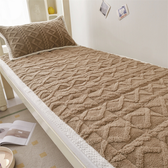 91家纺网 家纺一手货源 找家纺 凌云家纺 2025新款A类牛奶绒塔芙蓉可机洗可折叠床垫床褥 卡其