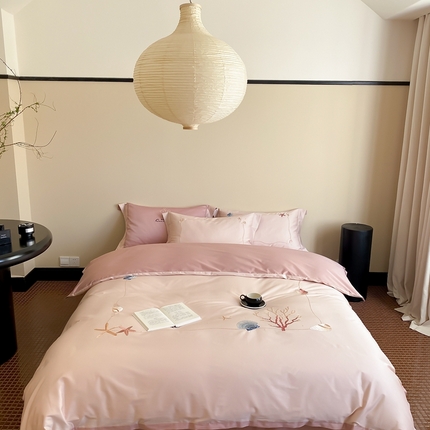 91家纺网 家纺一手货源 找家纺 （总）赫帛 2024新款50s缎纹数码印花长绒棉刺绣四件套-海洋之星