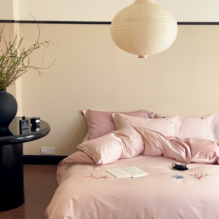 91家纺网 家纺一手货源 找家纺 （总）赫帛 2024新款50s缎纹数码印花长绒棉刺绣四件套-海洋之星