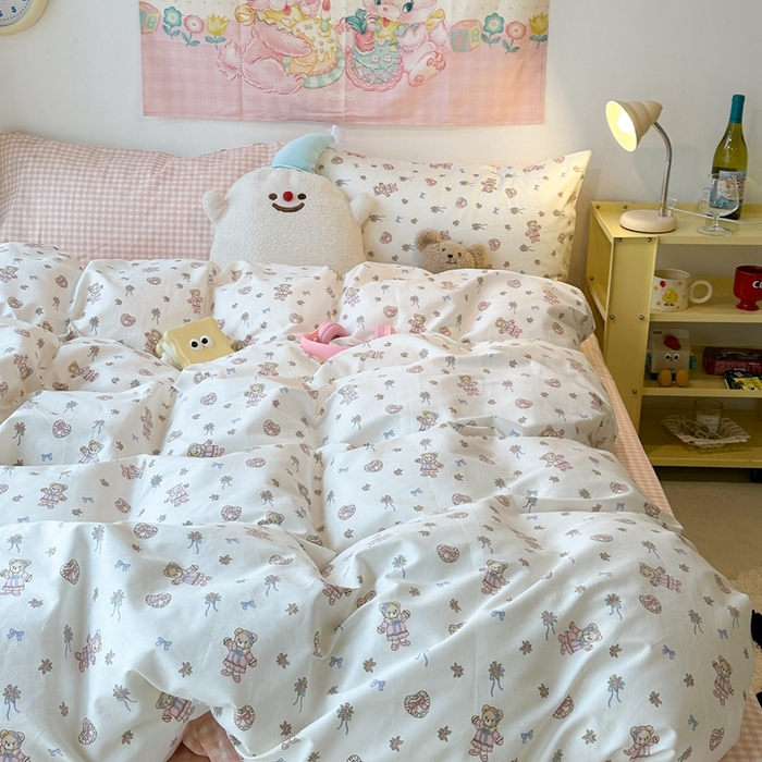 91家纺网 家纺一手货源 找家纺 昔可家纺 2024新款小清新系列全棉四件套 洛丽塔小粉熊