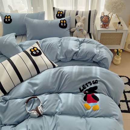 91家纺网 家纺一手货源 找家纺 尤米 2024新款ins博主风系列毛巾绣系列单被套 小黑兔-蓝