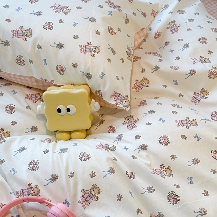 91家纺网 家纺一手货源 找家纺 昔可家纺 2024新款小清新系列全棉四件套 洛丽塔小粉熊