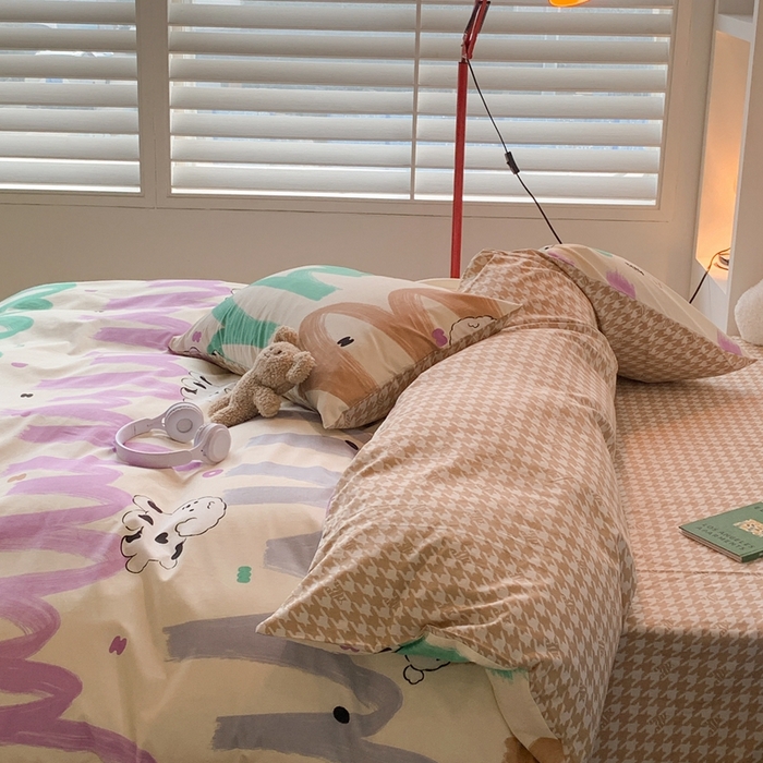 91家纺网 家纺一手货源 找家纺 昔可家纺 2023新款12月卡通全棉四件套 波纹奶狗