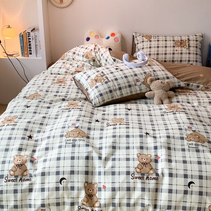 91家纺网 家纺一手货源 找家纺 昔可家纺 2023新款12月卡通全棉四件套 格纹小棕熊