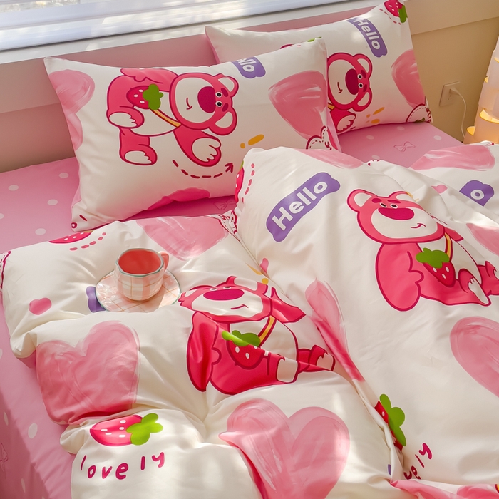 91家纺网 家纺一手货源 找家纺 金丝鸟 2024新款全棉四件套可爱卡通系列四件套 爱心草莓熊