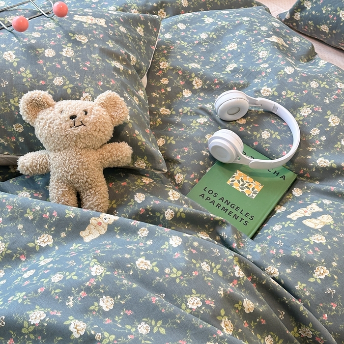 91家纺网 家纺一手货源 找家纺 昔可家纺 2024新款小清新系列全棉四件套 中古小花熊