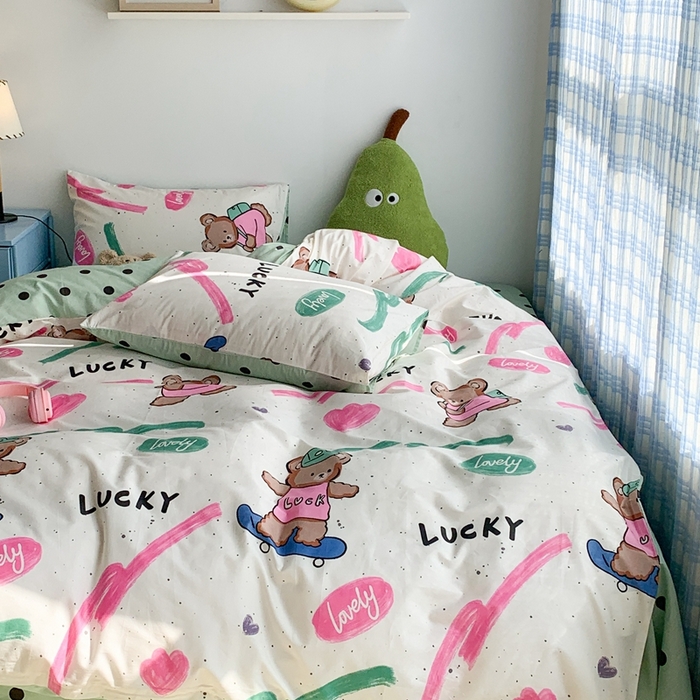 91家纺网 家纺一手货源 找家纺 昔可家纺 2023新款12月卡通全棉四件套 滑板熊