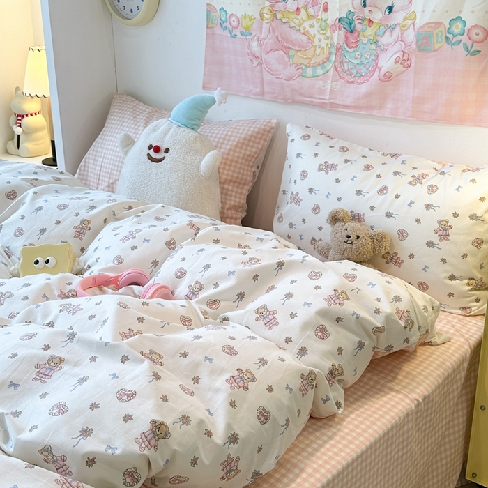 91家纺网 家纺一手货源 找家纺 昔可家纺 2024新款小清新系列全棉四件套 洛丽塔小粉熊