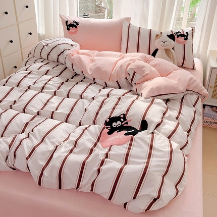 91家纺网 家纺一手货源 找家纺 尤米 2024新款ins博主风系列毛巾绣四件套 苹果猫-条纹