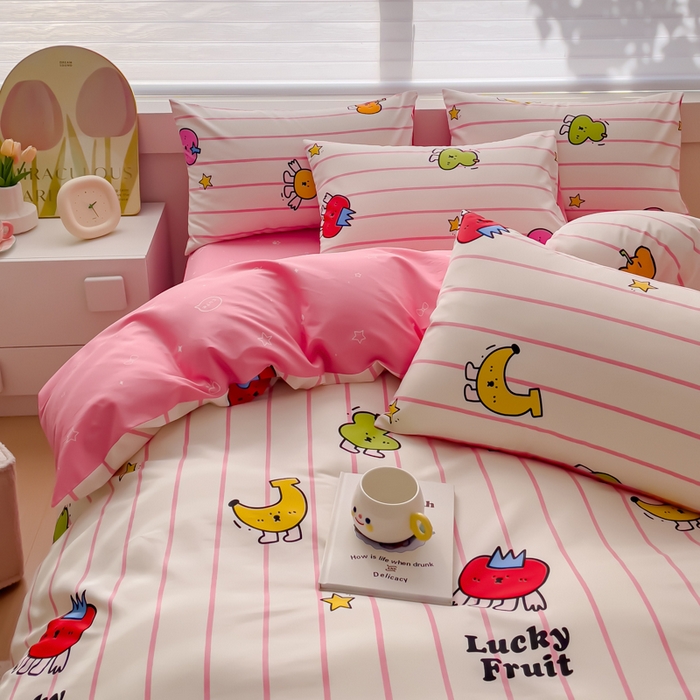 91家纺网 家纺一手货源 找家纺 金丝鸟 2024新款全棉四件套可爱卡通系列四件套 果蔬乐园粉