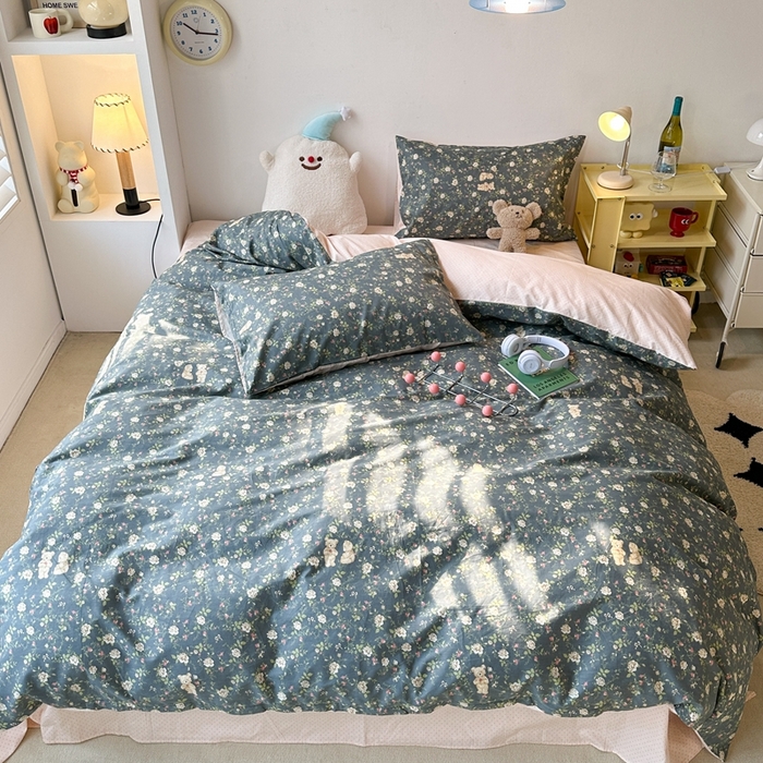 91家纺网 家纺一手货源 找家纺 昔可家纺 2024新款小清新系列全棉四件套 中古小花熊