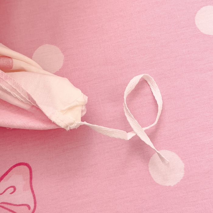 91家纺网 家纺一手货源 找家纺 金丝鸟 2024新款全棉四件套可爱卡通系列四件套 草莓熊列队