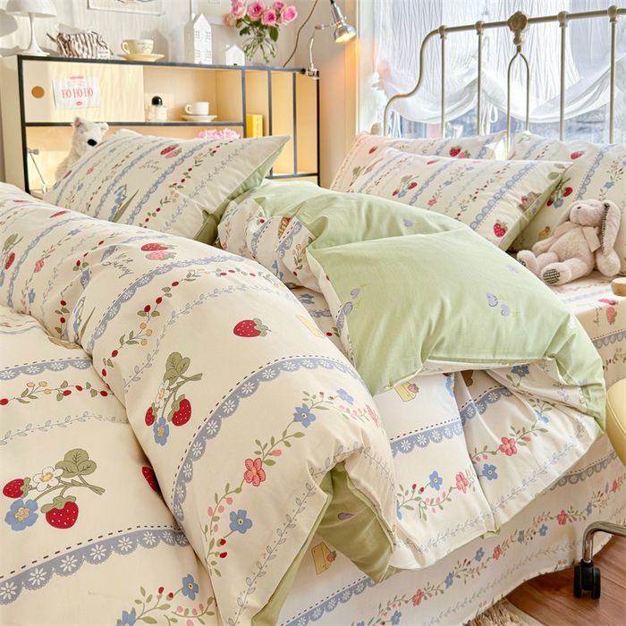 91家纺网 家纺一手货源 找家纺 名兮家居 2024新款卡通风系列全棉四件套 草莓兔兔