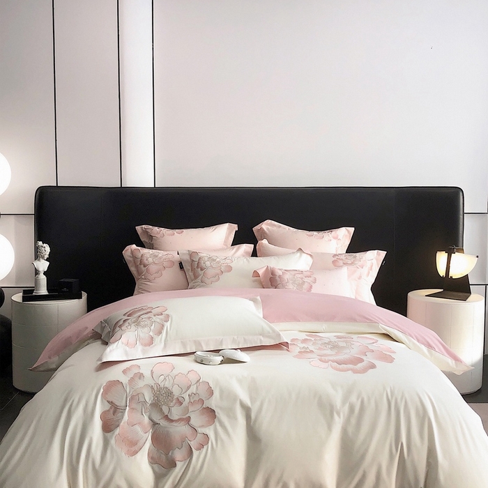 91家纺网 家纺一手货源 找家纺 卡姿家纺 2024春夏新款全棉优雅刺绣四件套-维蜜 维蜜白