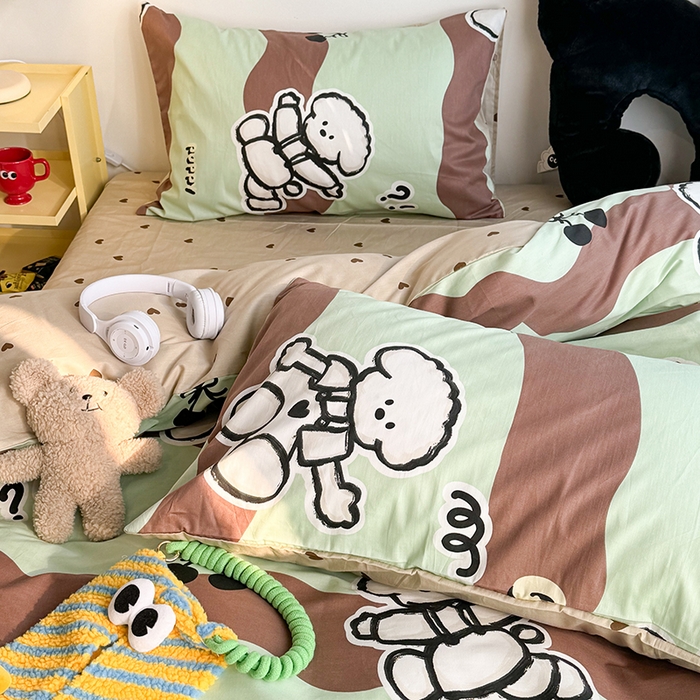 91家纺网 家纺一手货源 找家纺 昔可家纺 2024新款全棉萌趣卡通印花系列四件套 黑樱桃狗狗