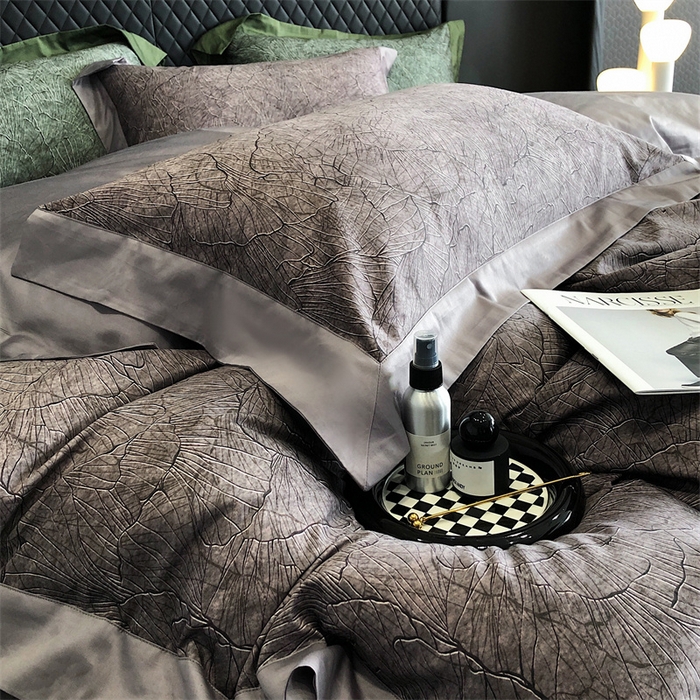 91家纺网 家纺一手货源 找家纺 鹿班家居 2024新款100支长绒棉数码印花四件套-劳拉（标准会员-20 ） 劳拉-云灰色