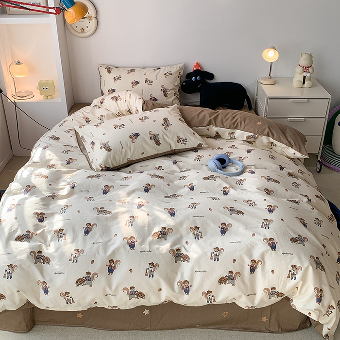 91家纺网 家纺一手货源 找家纺 昔可家纺 2024新款全棉萌趣卡通印花系列四件套 松果小松鼠