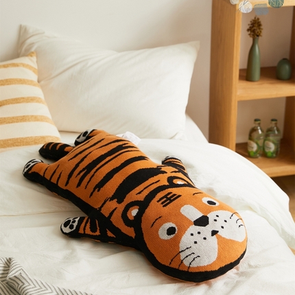 91家纺网 家纺一手货源 找家纺 （总）2025新款全棉飞虎抱枕（含芯含礼盒）